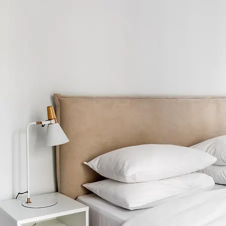 Eclair By Halu! - 2-bedroom Pet Friendly In The Center *