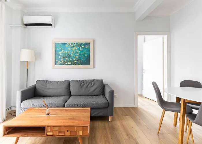 Eclair By Halu! - 2-bedroom Pet Friendly In The Center *